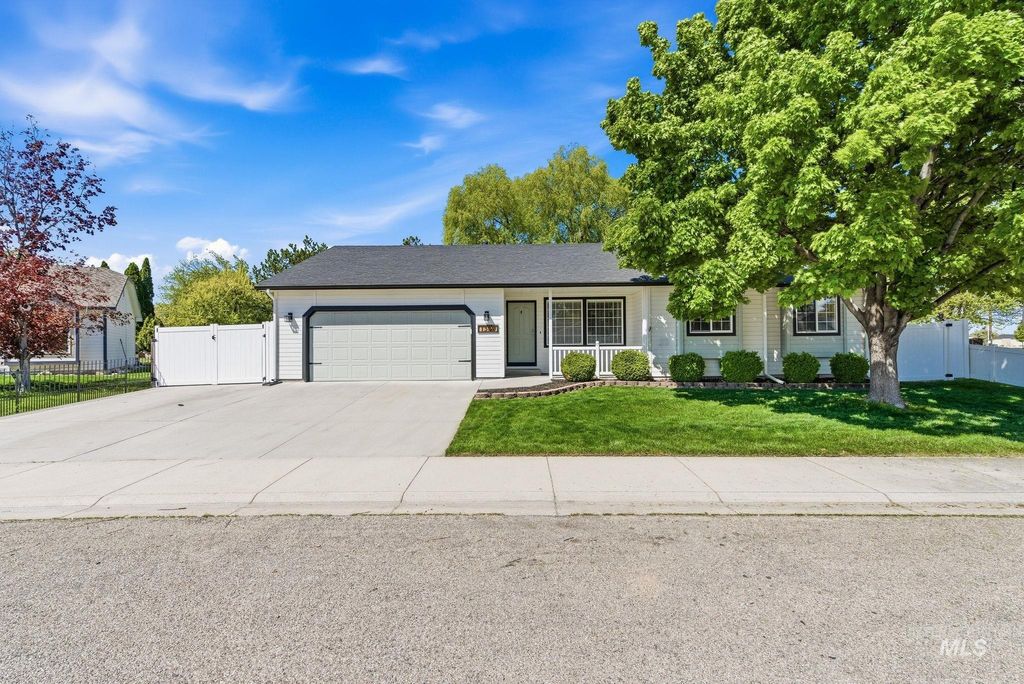 Photo of 1207 N Cabrillo Ave, Kuna, ID 83634 (MLS # 98984614)