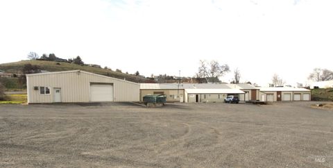 Photo of 1482 16th Ave, Clarkston, WA 99403 (MLS # 98961503)