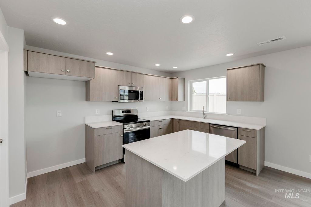 Photo of 1602 Long Pond St, Middleton, ID 83644 (MLS # 98969290)