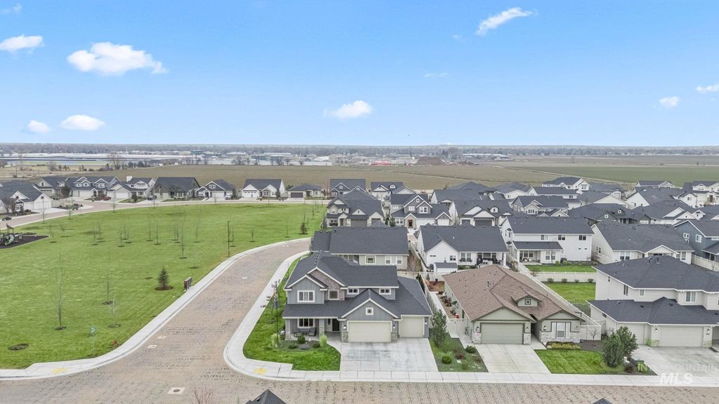 Photo of 3827 W Viso St, Meridian, ID 83646 (MLS # 98974907)