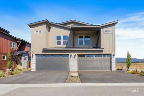 Photo of 24 Bridger St, Cascade, ID 83611 (MLS # 98975734)