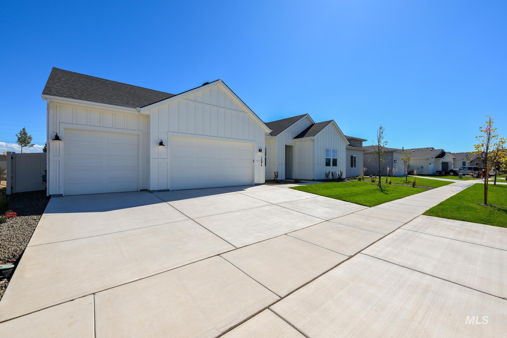 1384 N Leatherwood Ave