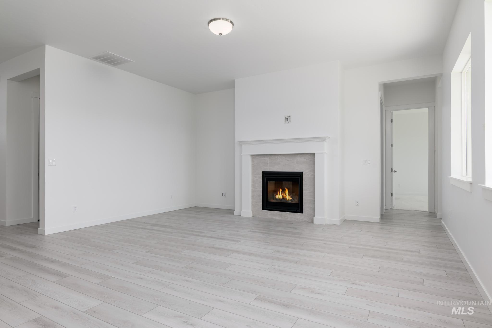 1384 N Leatherwood Ave