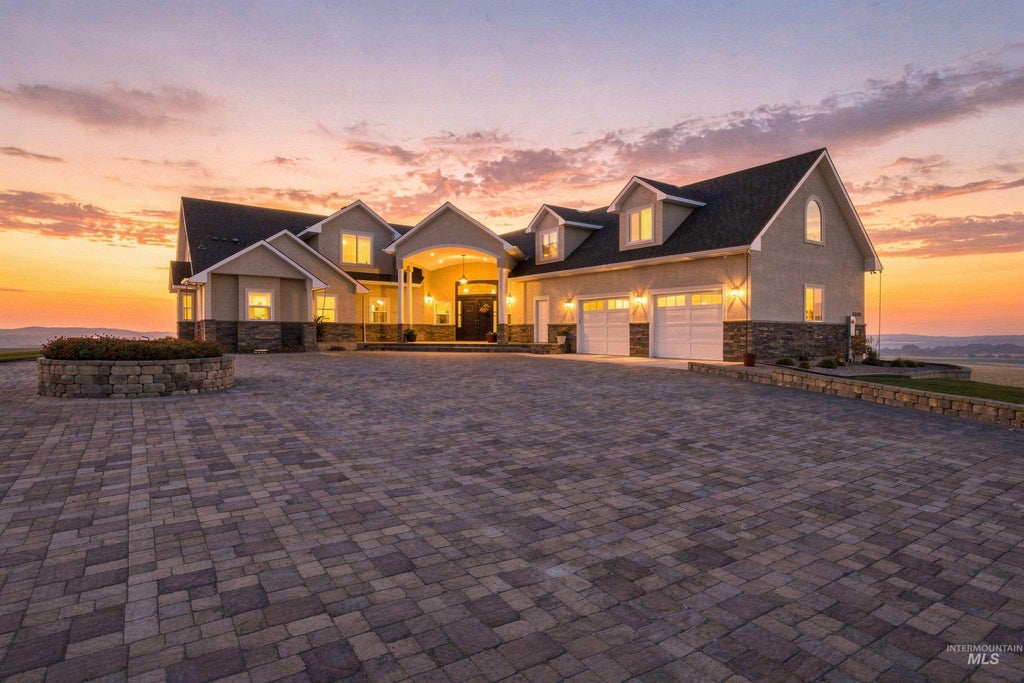 Photo of 23250 Graphic Ln, Wilder, ID 83676 (MLS # 98997182)