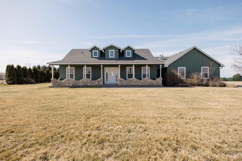 Photo of 1571 SE Hamilton Rd, Mountain Home, ID 83647 (MLS # 98978733)