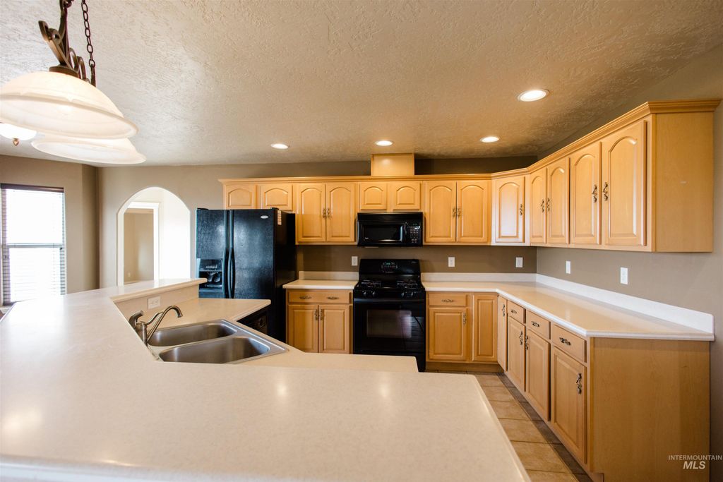 Photo of 1571 SE Hamilton Rd, Mountain Home, ID 83647 (MLS # 98978733)