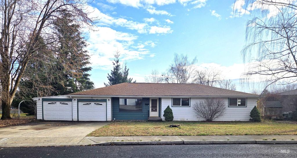 Photo of 422 N Grant St, Moscow, ID 83843 (MLS # 98968333)