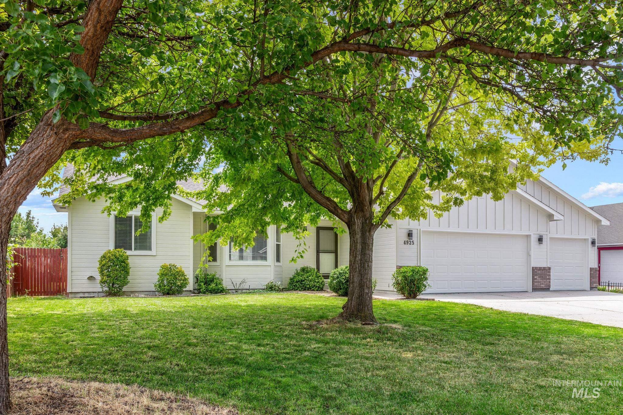 4925 W Tournament Dr