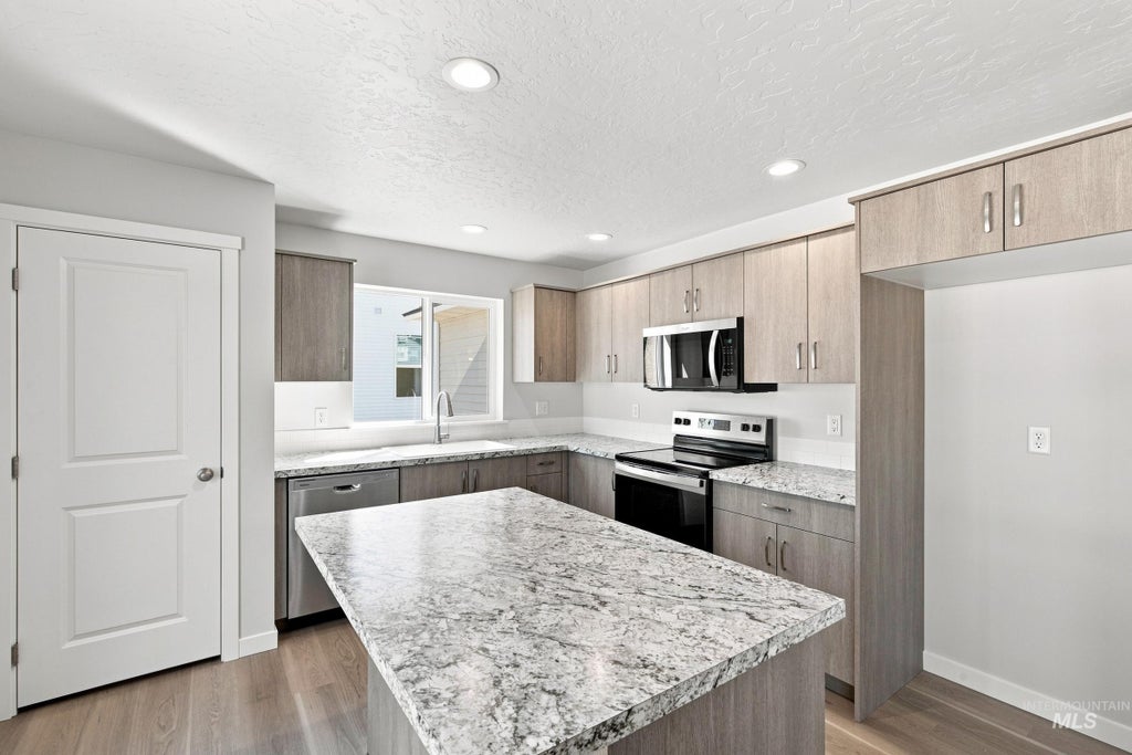 Photo of 4561 S Fort George Ave, Nampa, ID 83686 (MLS # 98999842)