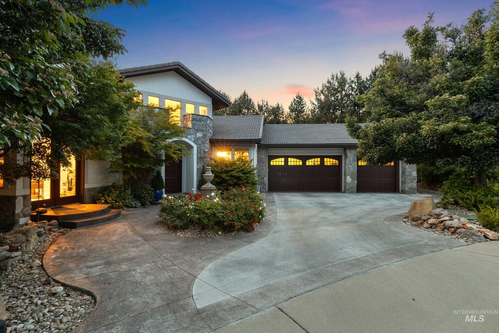 Photo of 2584 E Varco Via Ct, Boise, ID 83712 (MLS # 98990214)