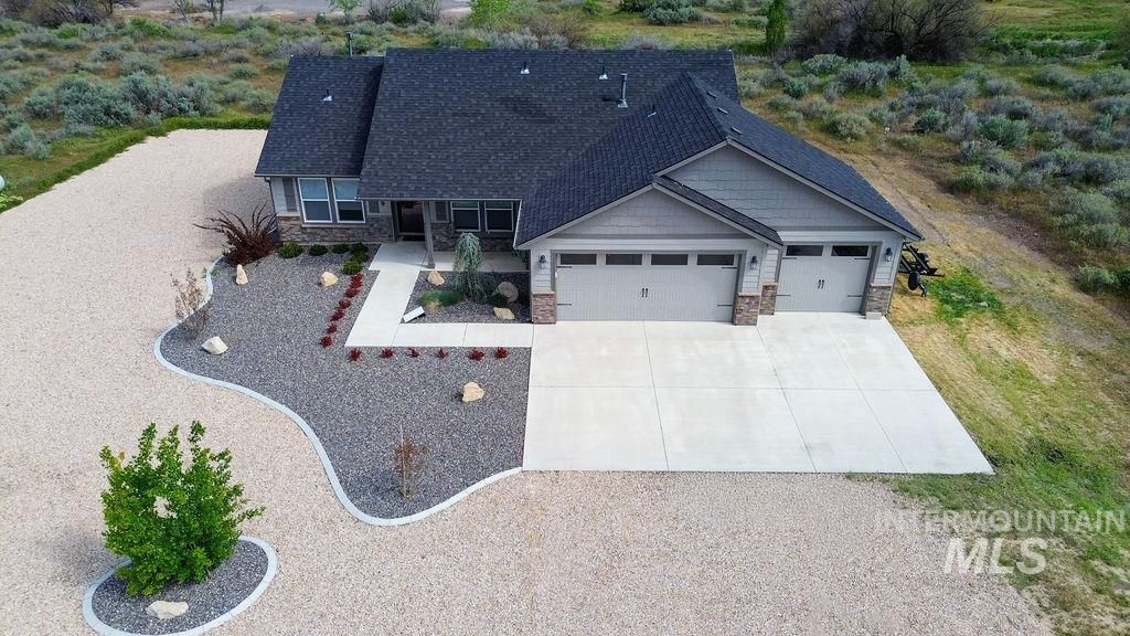 Photo of 9119 Poplar Drive, Melba, ID 83641 (MLS # 98984879)