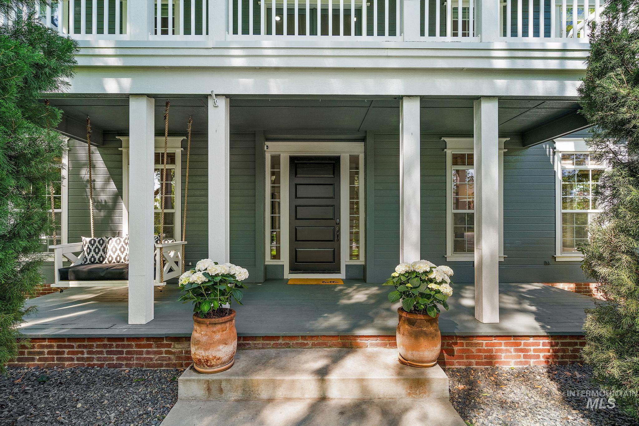 515 N Sierra View Dr