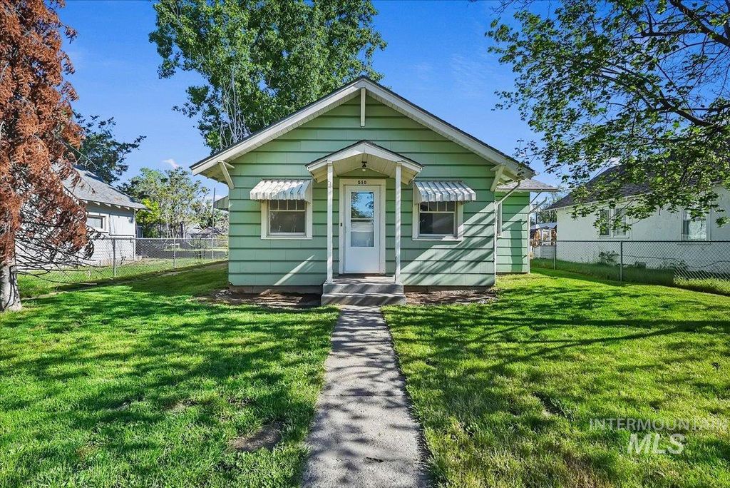 Photo of 510 E 5th Street, Emmett, ID 83617 (MLS # 98986120)