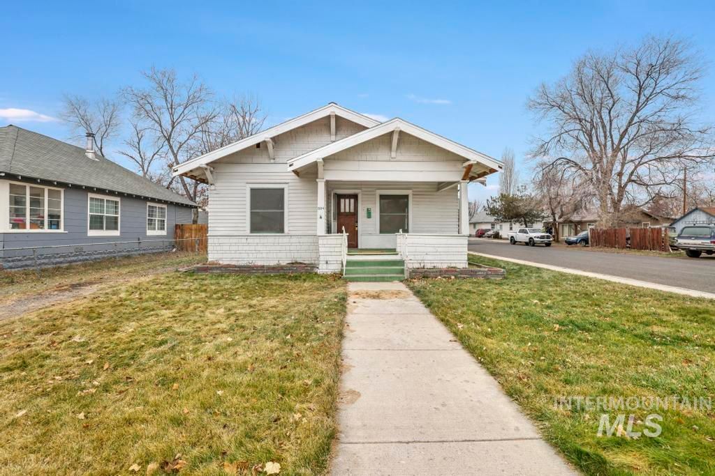 Photo of 504 5th Ave E Ave, Twin Falls, ID 83301 (MLS # 98972644)