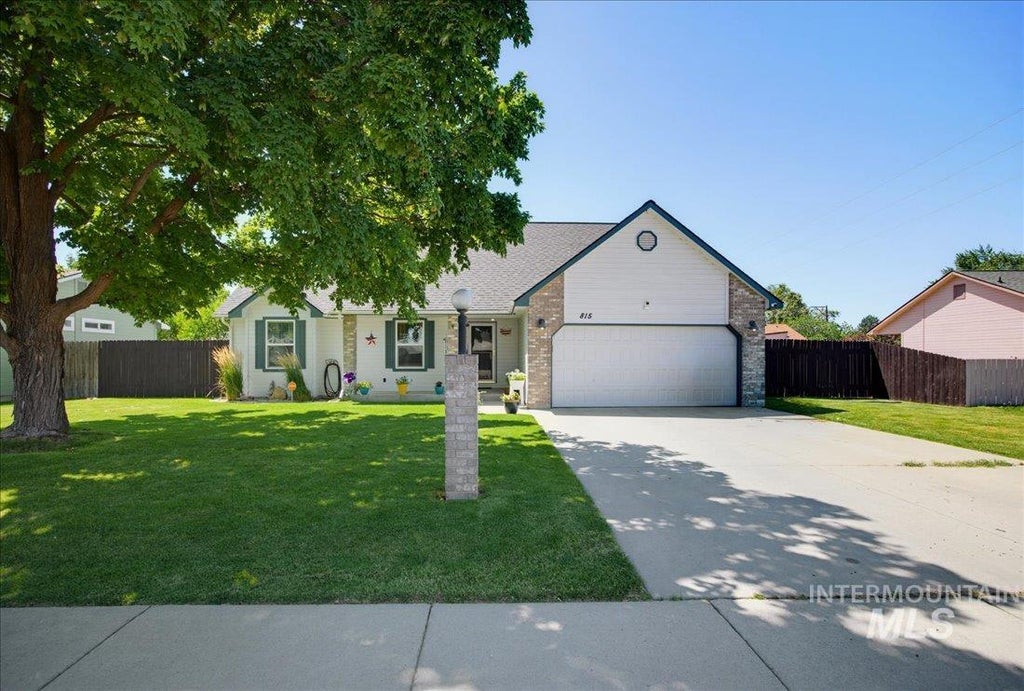 Photo of 815 Shane Place, Caldwell, ID 83605 (MLS # 98993974)