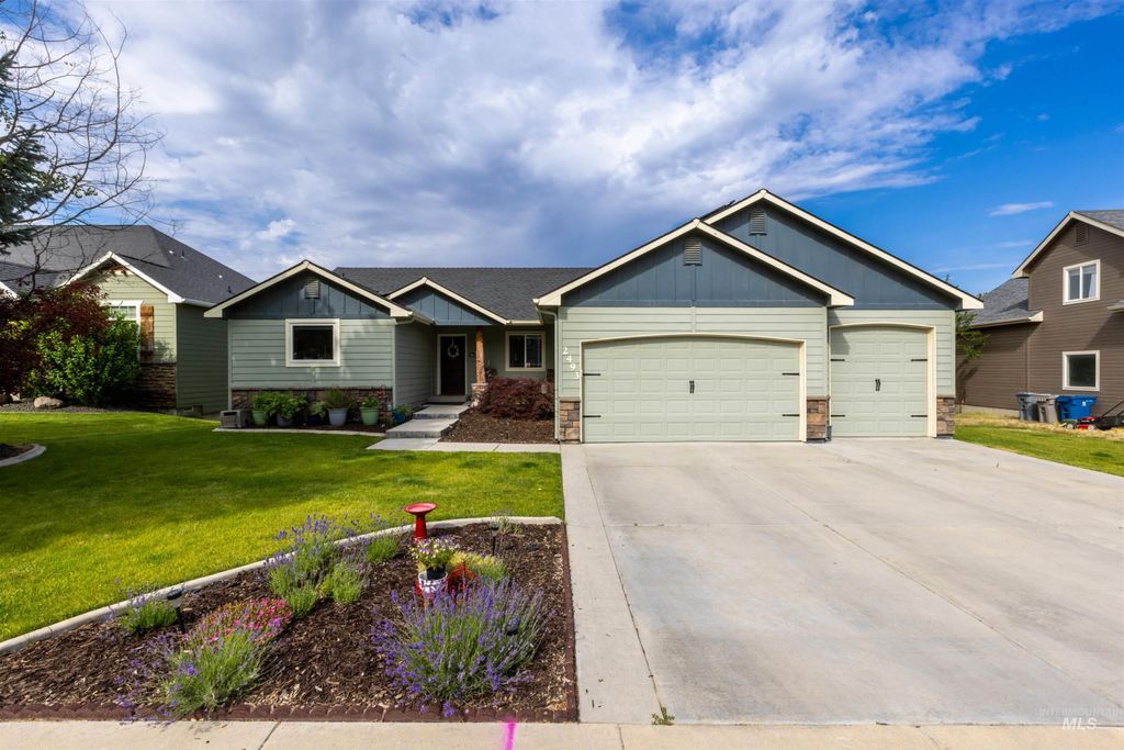 Photo of 2493 S Skyview Dr, Nampa, ID 83686 (MLS # 98964861)