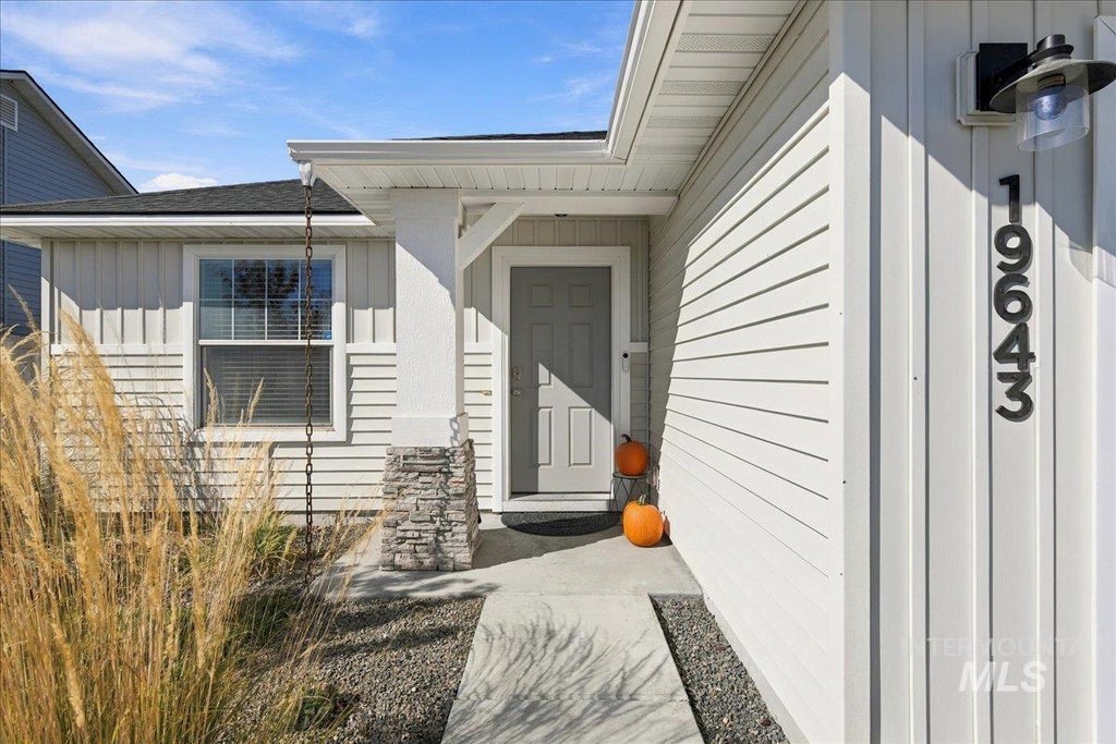 Photo of 19643 Nanticoke Ave, Caldwell, ID 83605 (MLS # 99003139)