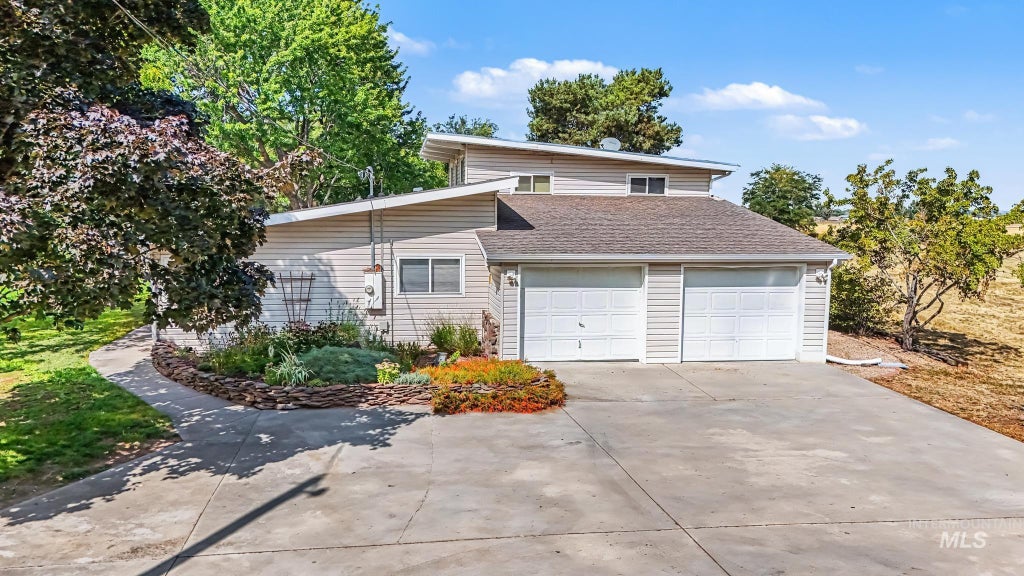 Photo of 7420 E Lewis Lane, Nampa, ID 83686 (MLS # 99000608)