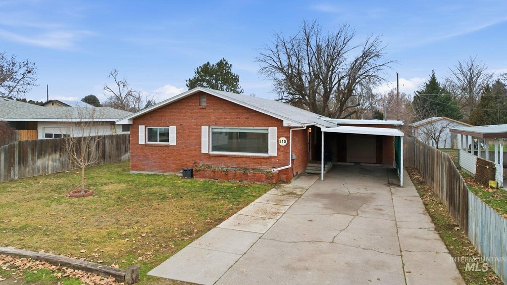 Photo of 510 W 1st St, Fruitland, ID 83619 (MLS # 98974881)