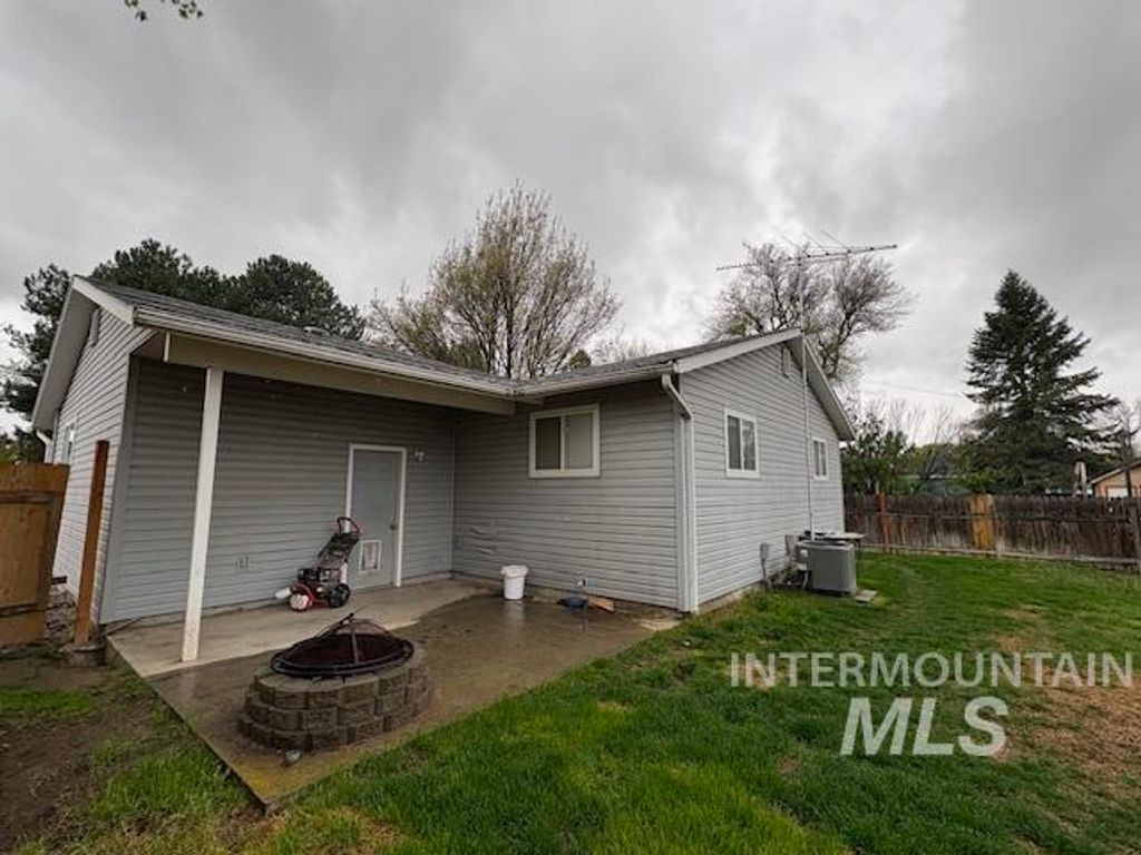 Photo of 273 S West Blvd, New Plymouth, ID 83655 (MLS # 98981863)