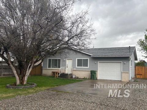 Photo of 273 S West Blvd, New Plymouth, ID 83655 (MLS # 98981863)