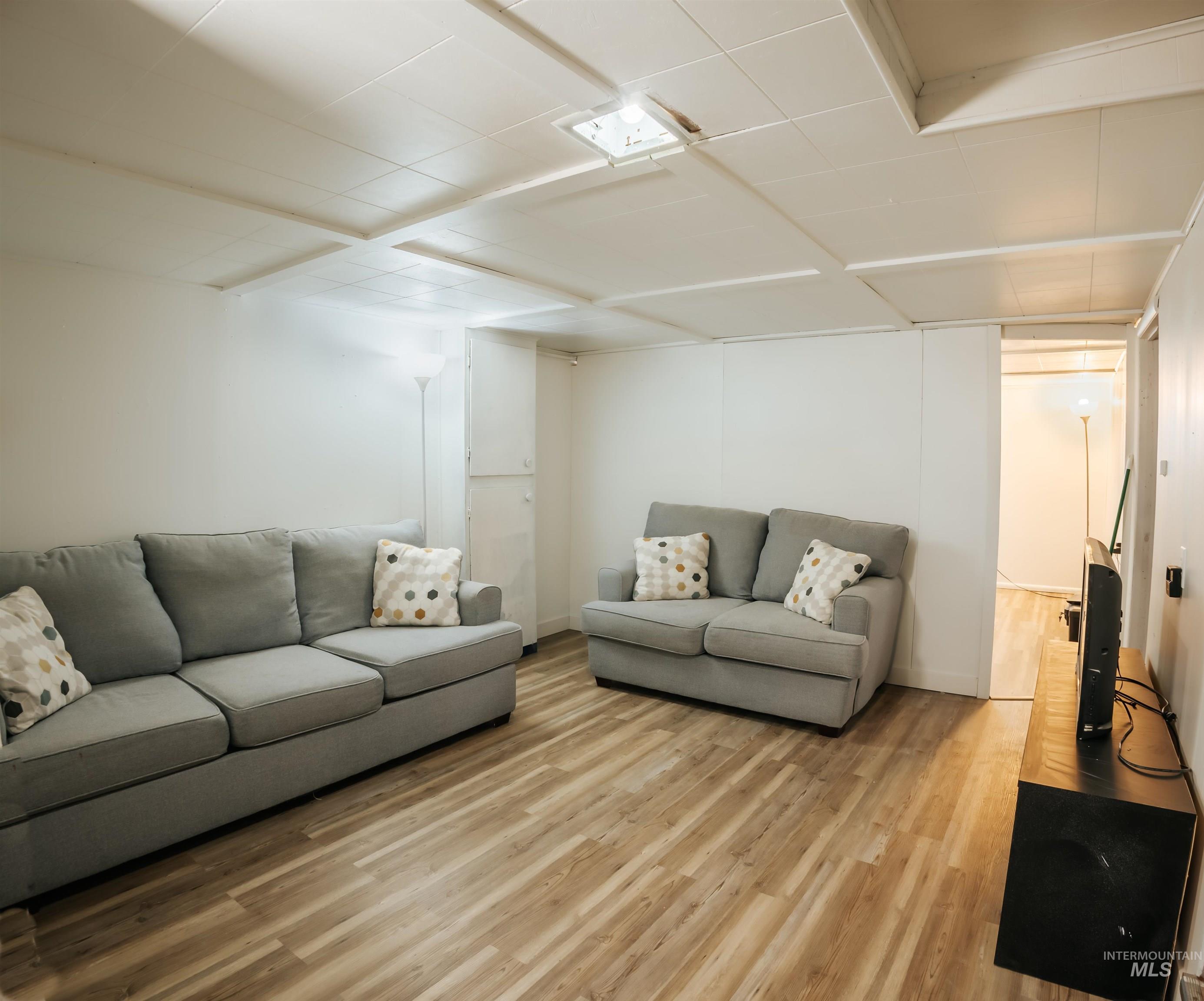 Buhl, Idaho 83316, United States, 5 Bedrooms Bedrooms, ,1 BathroomBathrooms,Residential,Active,244881