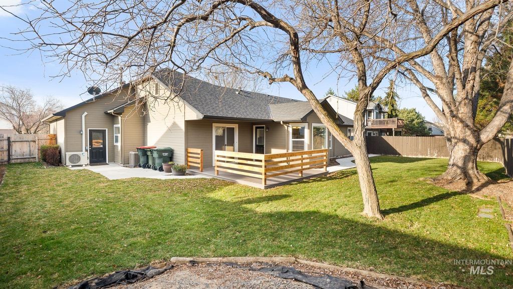 Photo of 2832 E Indian Creek Dr, Meridian, ID 83642 (MLS # 98977949)