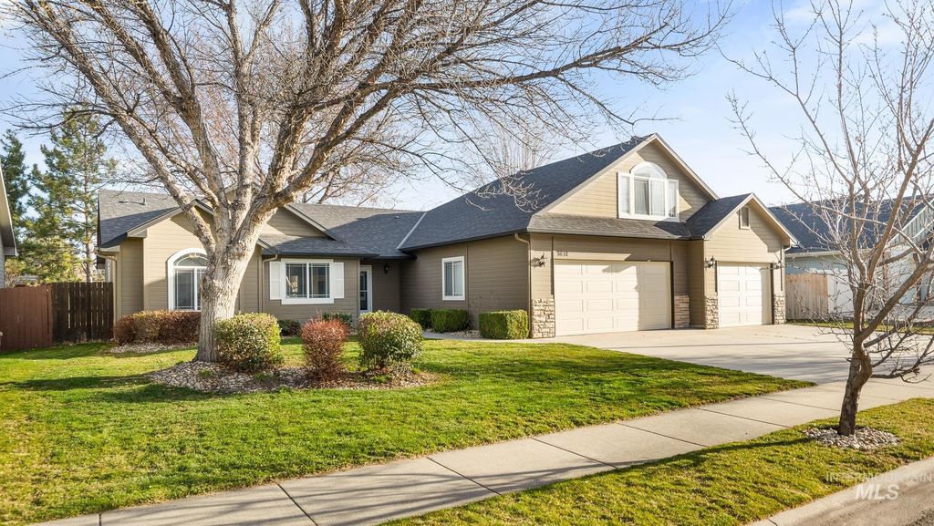 Photo of 2832 E Indian Creek Dr, Meridian, ID 83642 (MLS # 98977949)
