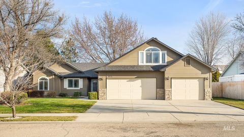 Photo of 2832 E Indian Creek Dr, Meridian, ID 83642 (MLS # 98977949)