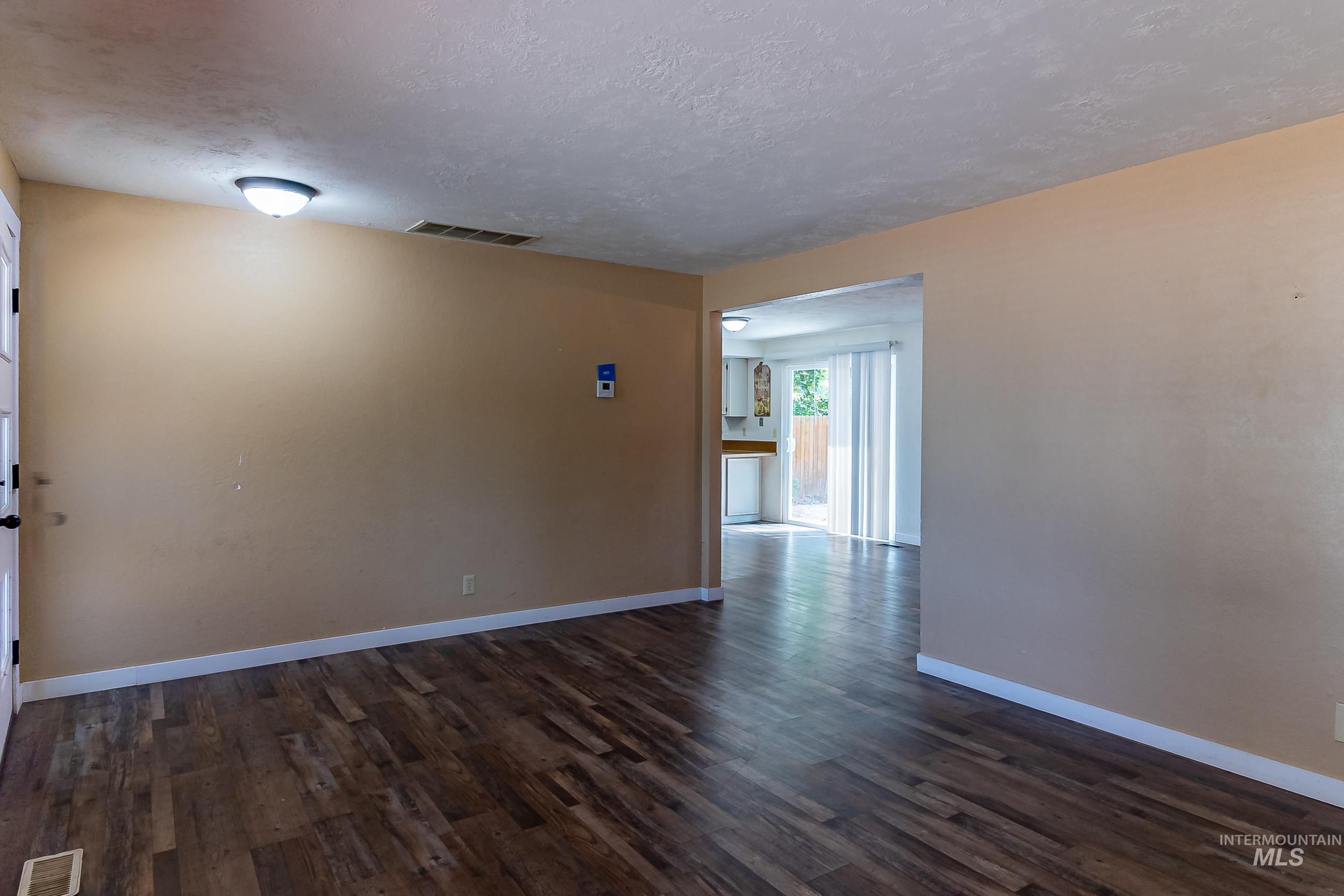 3552 N Covered Wagon Way