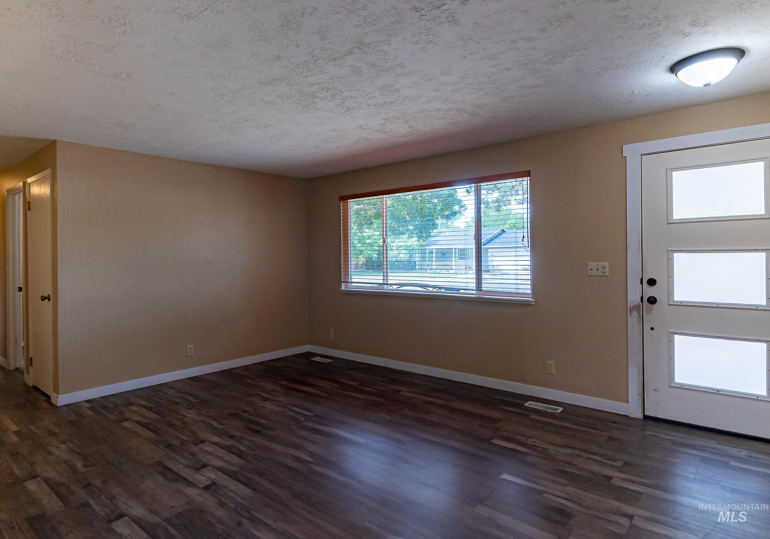 3552 N Covered Wagon Way