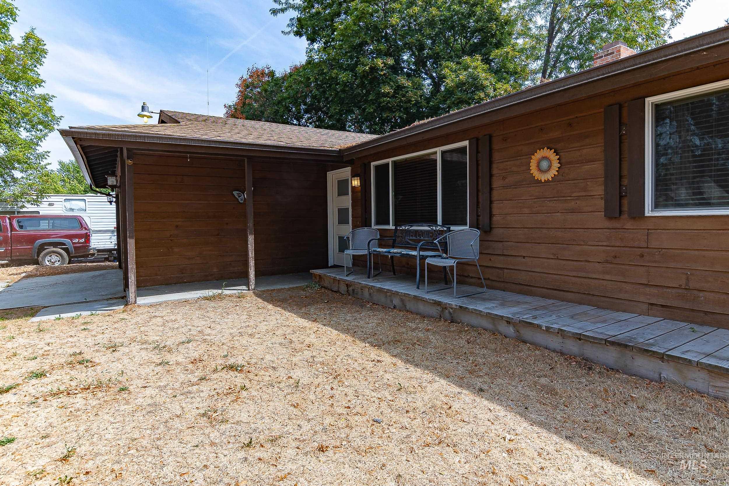 3552 N Covered Wagon Way