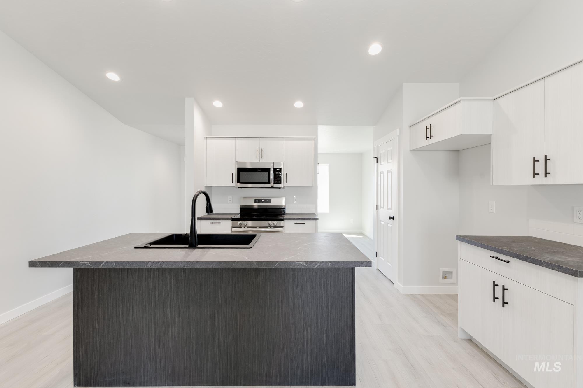 45 S Lancaster Pl