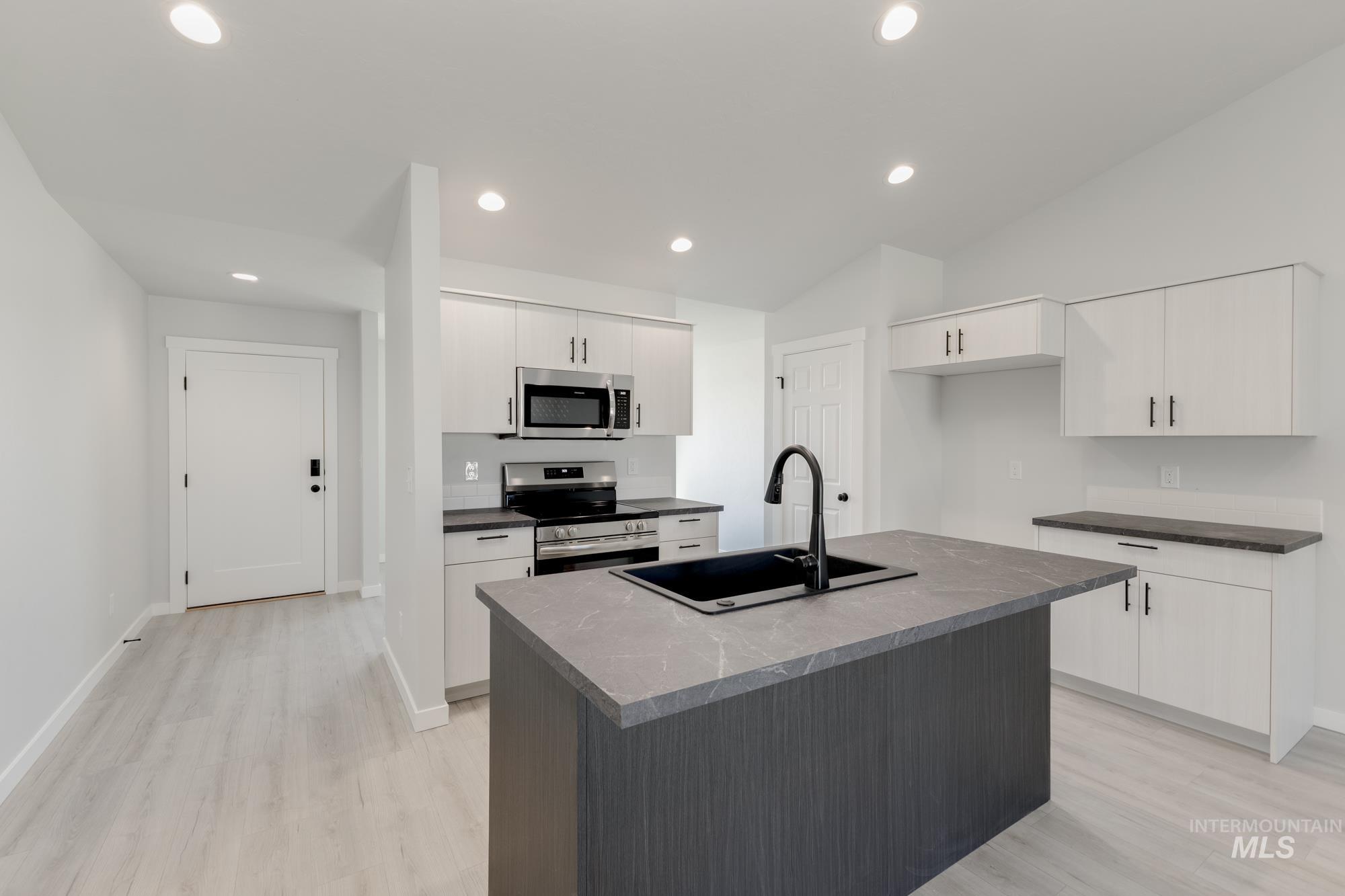 45 S Lancaster Pl