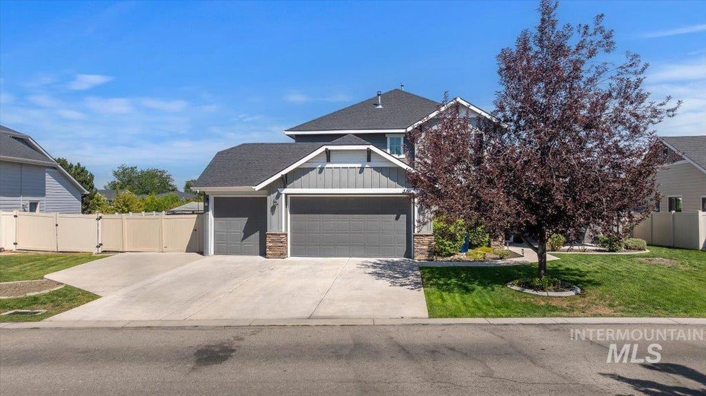 Photo of 12562 S Carriage Hill Way, Nampa, ID 83686 (MLS # 98998146)