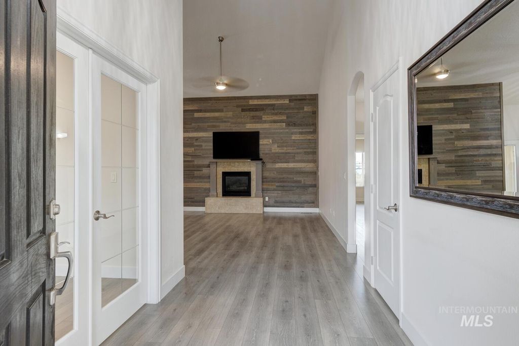 Photo of 3029 NW 3rd St, Meridian, ID 83646 (MLS # 98970311)