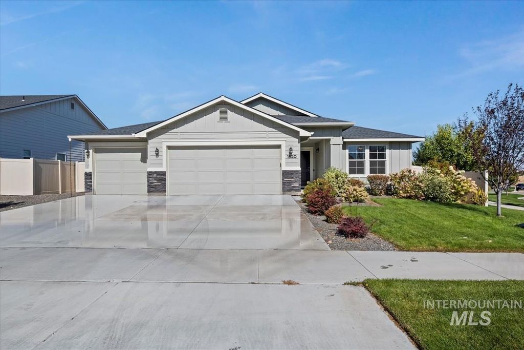 Photo of 1920 W Wood Chip Dr, Meridian, ID 83642 (MLS # 98963575)