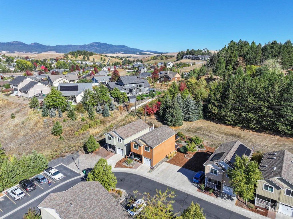 Photo of 1373 Bristol Rd, Moscow, ID 83843 (MLS # 98990293)
