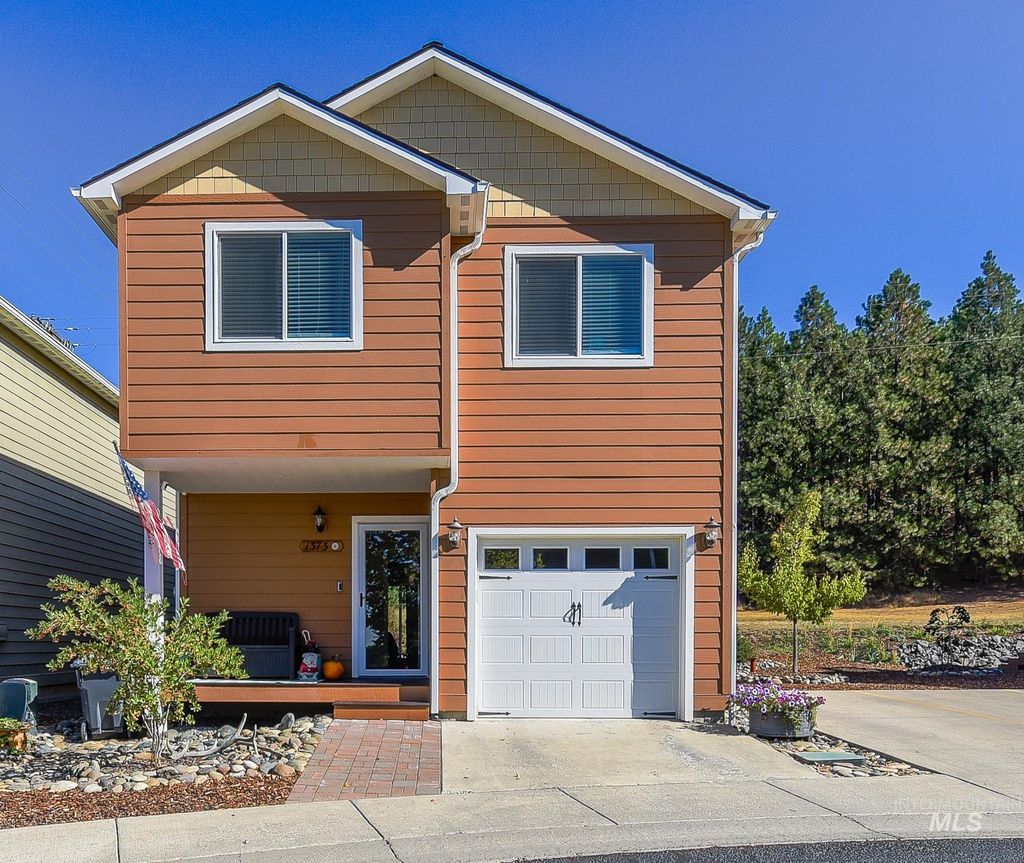 Photo of 1373 Bristol Rd, Moscow, ID 83843 (MLS # 98990293)