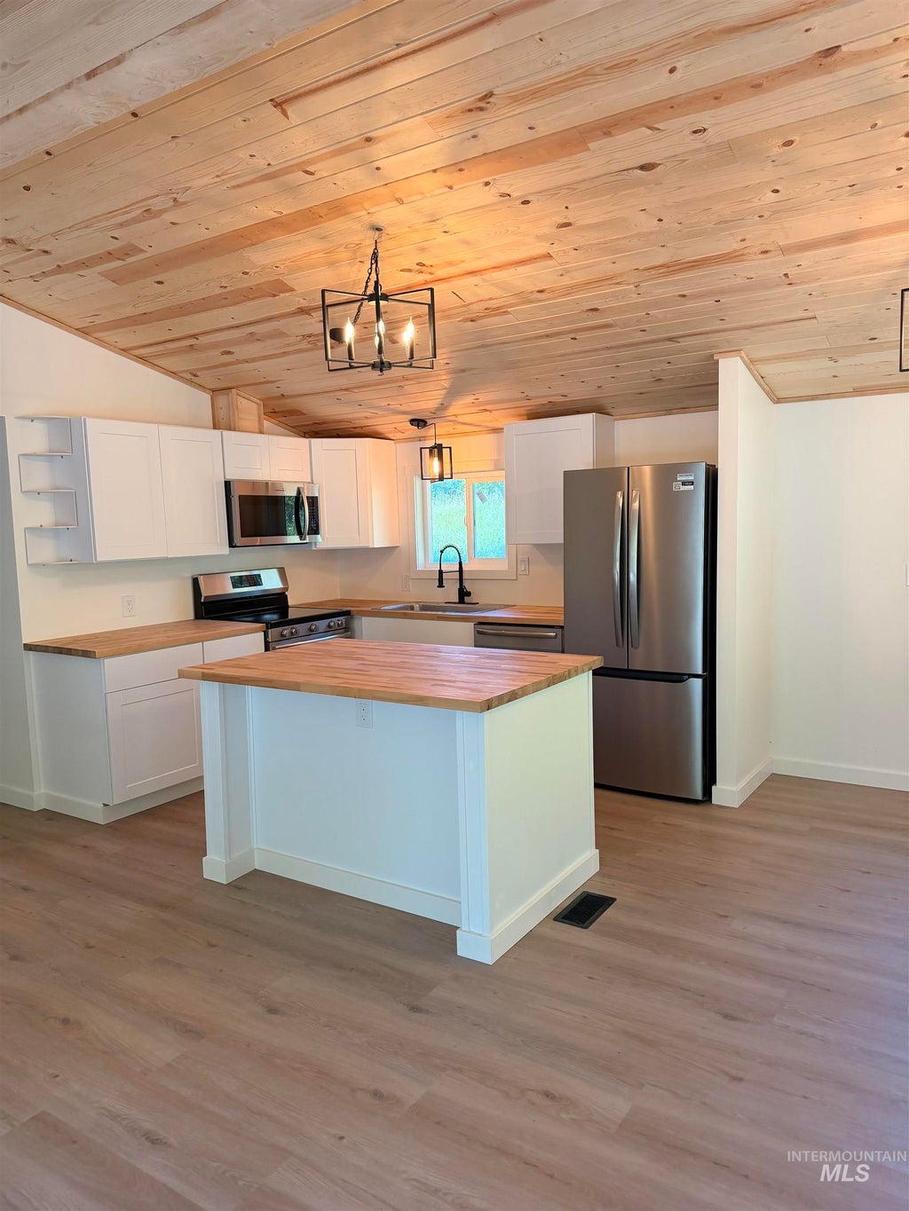 Photo of 151 View Road, Kamiah, ID 83536 (MLS # 98990158)