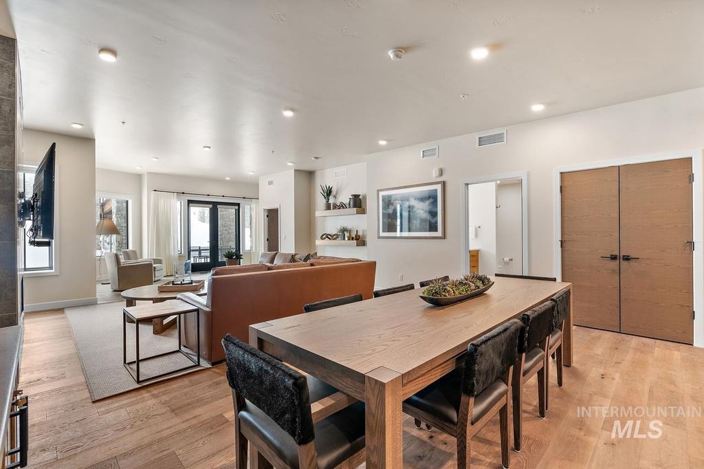 Photo of 740 Village Drive #G07, Donnelly, ID 83615 (MLS # 98971685)