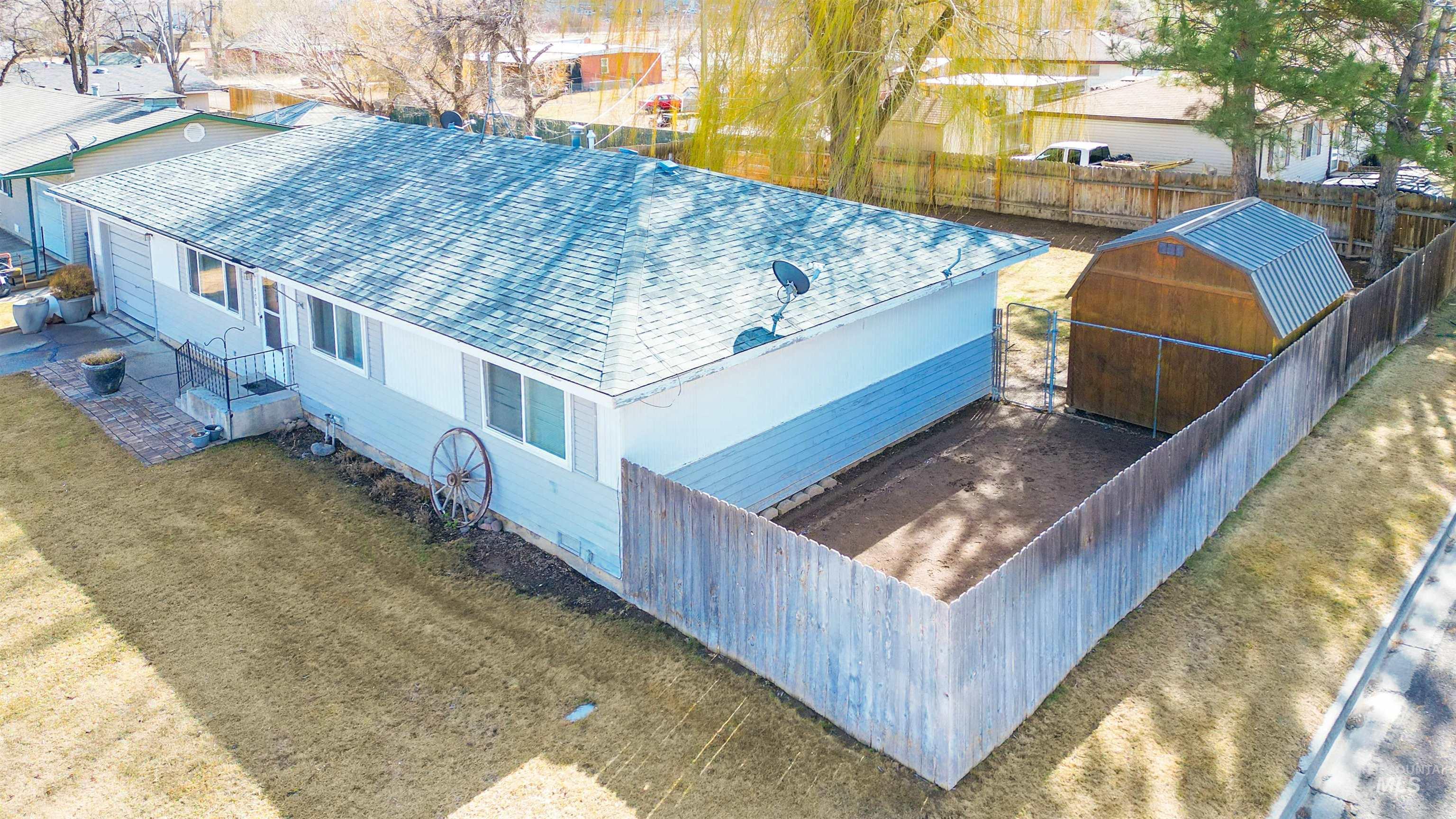 Twin Falls, Idaho 83301, United States, 3 Bedrooms Bedrooms, ,2 BathroomsBathrooms,Residential,Pending,79398