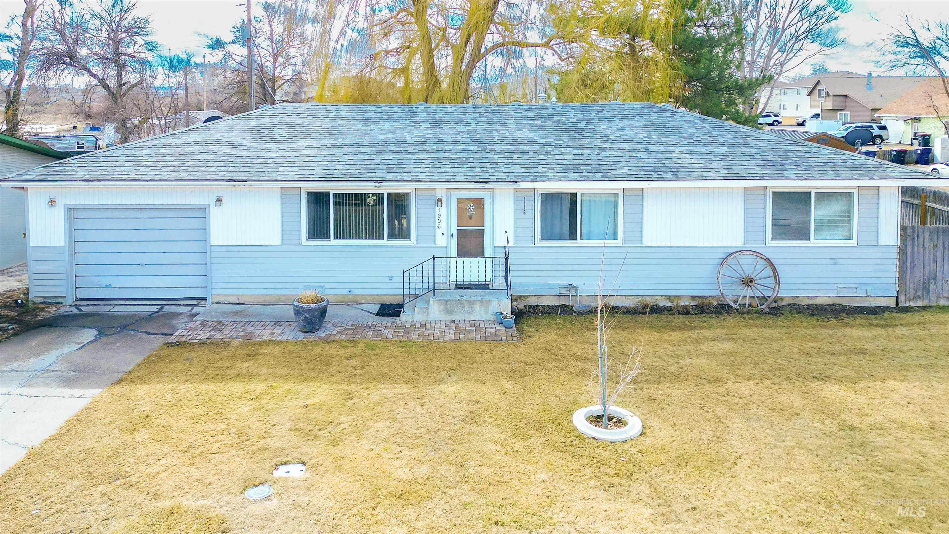 Twin Falls, Idaho 83301, United States, 3 Bedrooms Bedrooms, ,2 BathroomsBathrooms,Residential,Pending,79398