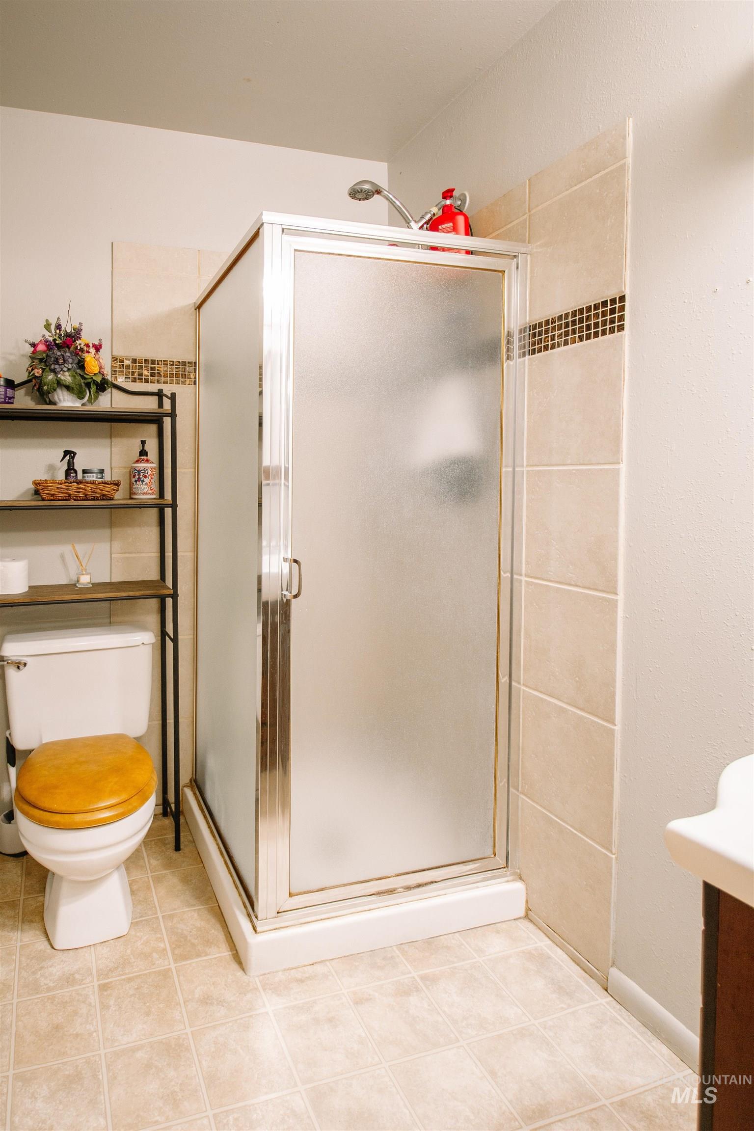 Twin Falls, Idaho 83301, United States, 3 Bedrooms Bedrooms, ,2 BathroomsBathrooms,Residential,Pending,79398