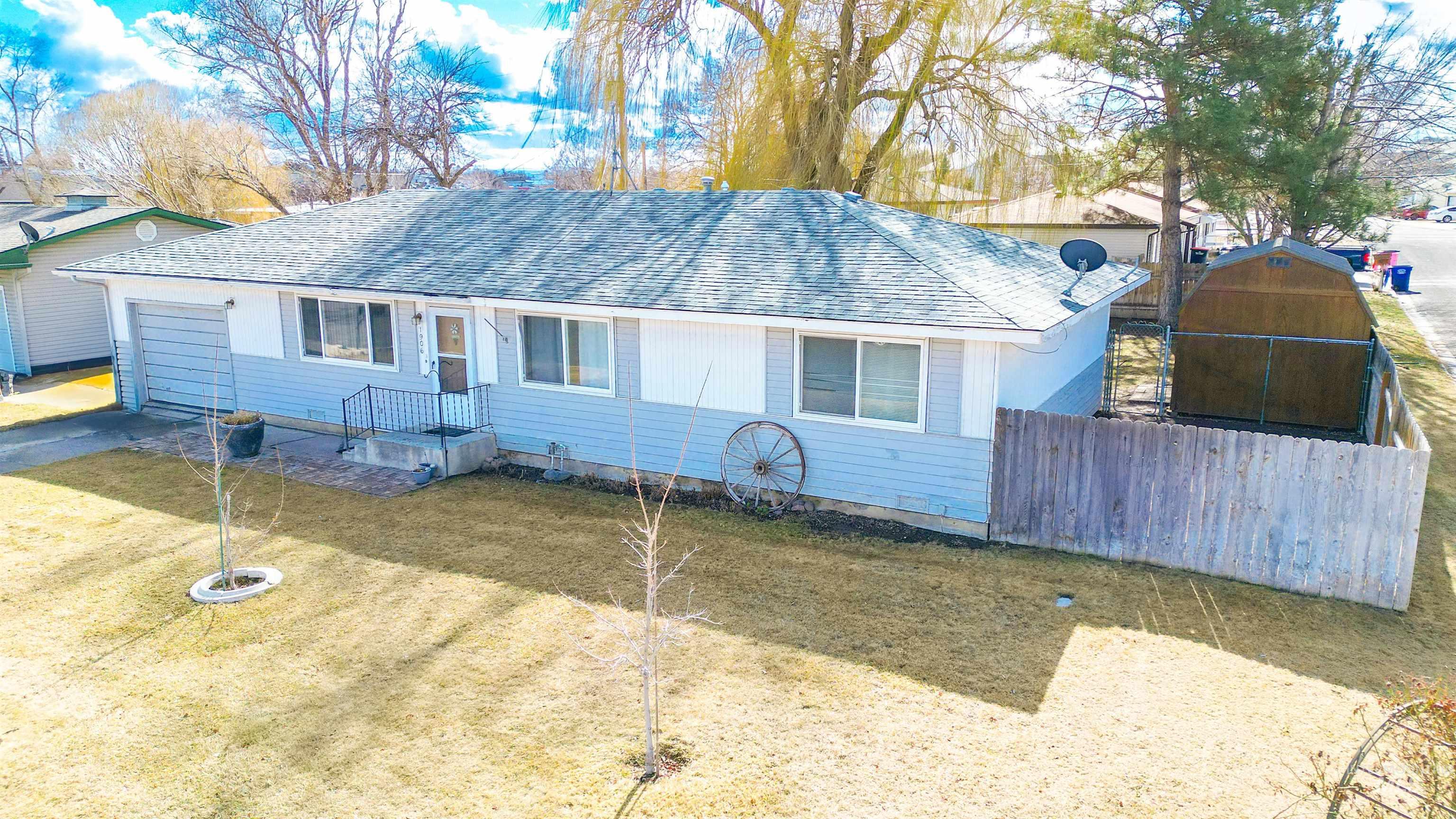 Twin Falls, Idaho 83301, United States, 3 Bedrooms Bedrooms, ,2 BathroomsBathrooms,Residential,Pending,79398