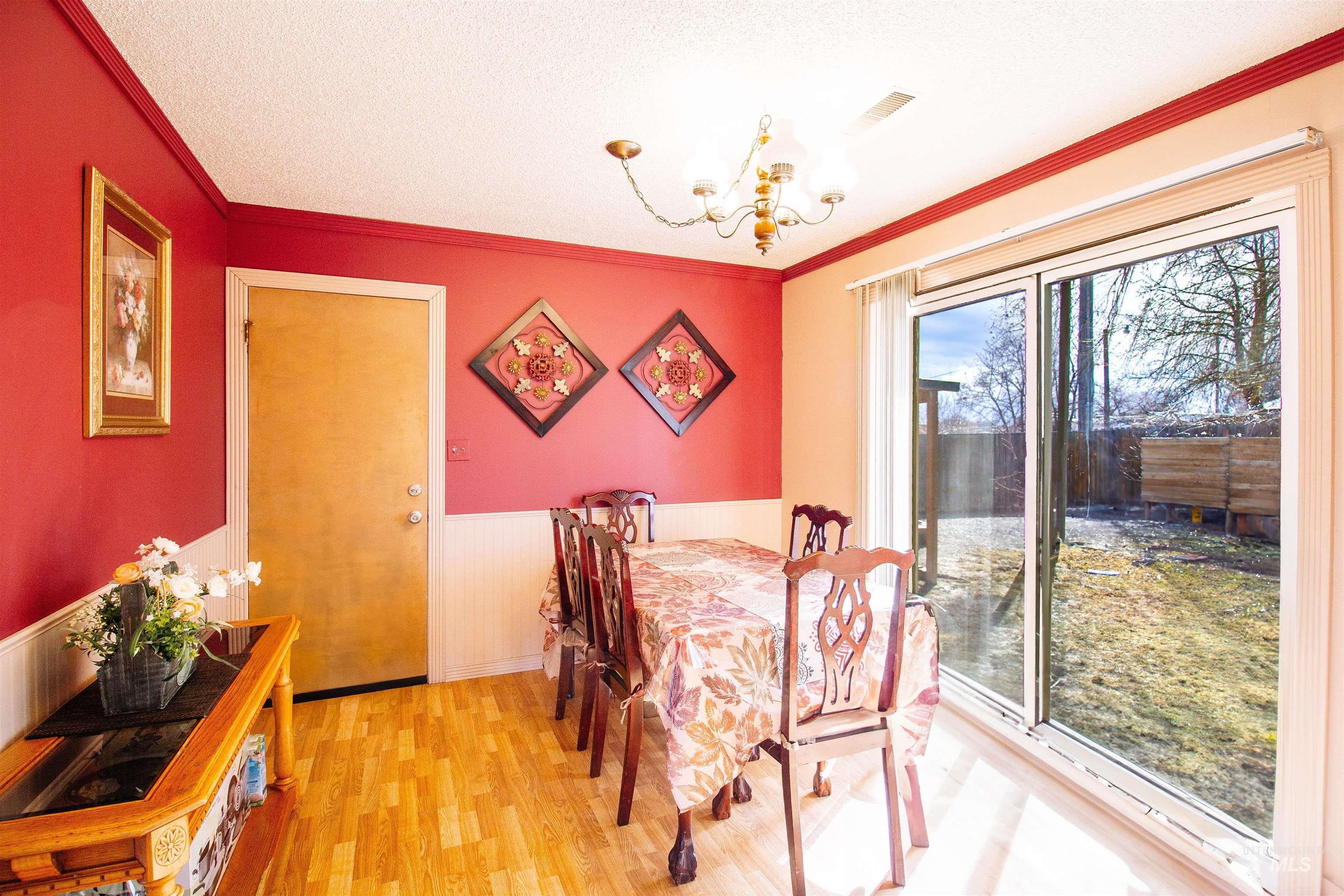 Twin Falls, Idaho 83301, United States, 3 Bedrooms Bedrooms, ,2 BathroomsBathrooms,Residential,Pending,79398