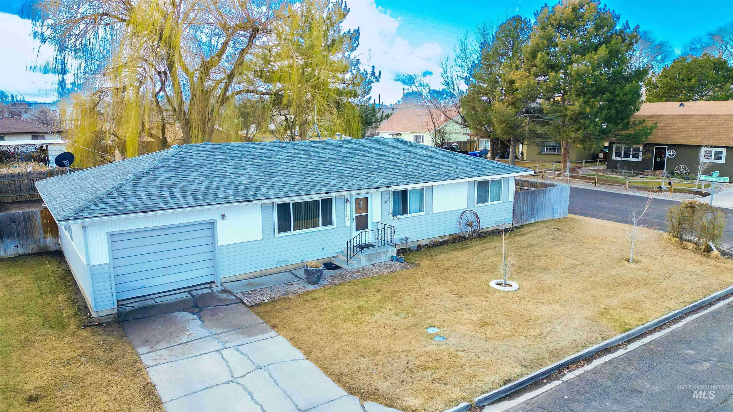 Twin Falls, Idaho 83301, United States, 3 Bedrooms Bedrooms, ,2 BathroomsBathrooms,Residential,Pending,79398