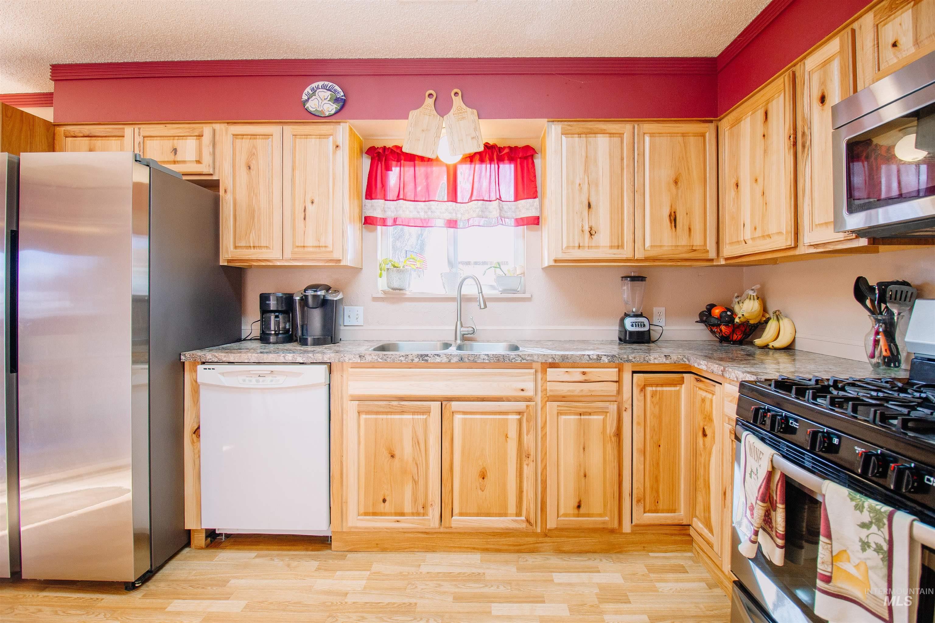 Twin Falls, Idaho 83301, United States, 3 Bedrooms Bedrooms, ,2 BathroomsBathrooms,Residential,Pending,79398