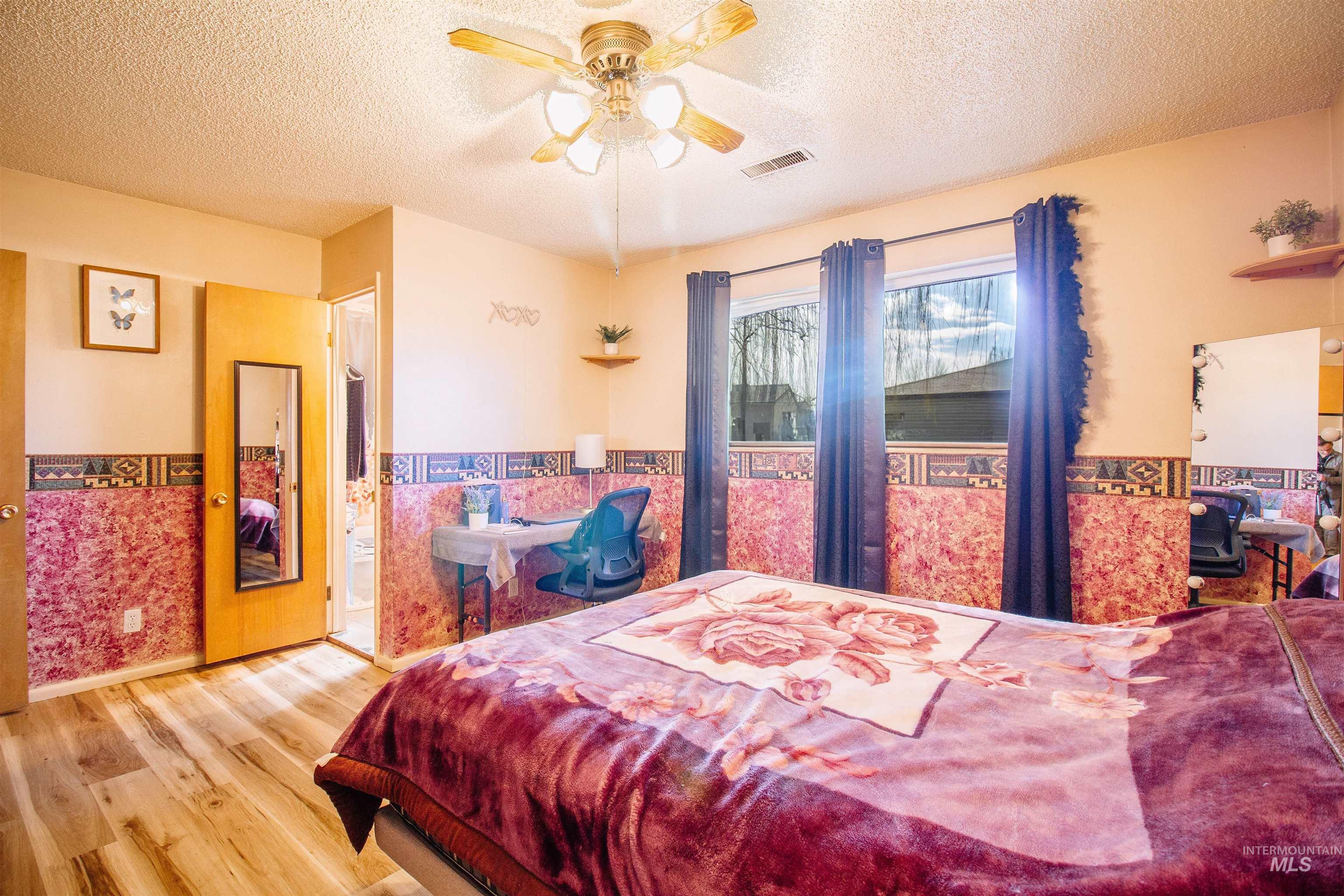 Twin Falls, Idaho 83301, United States, 3 Bedrooms Bedrooms, ,2 BathroomsBathrooms,Residential,Pending,79398