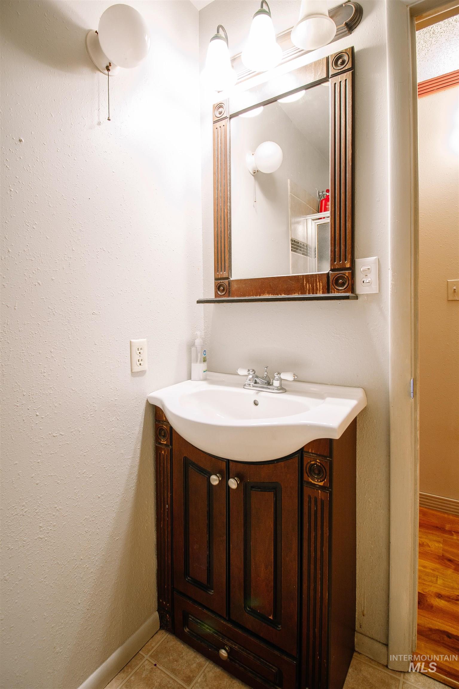 Twin Falls, Idaho 83301, United States, 3 Bedrooms Bedrooms, ,2 BathroomsBathrooms,Residential,Pending,79398